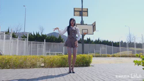 莉莉子YYDS