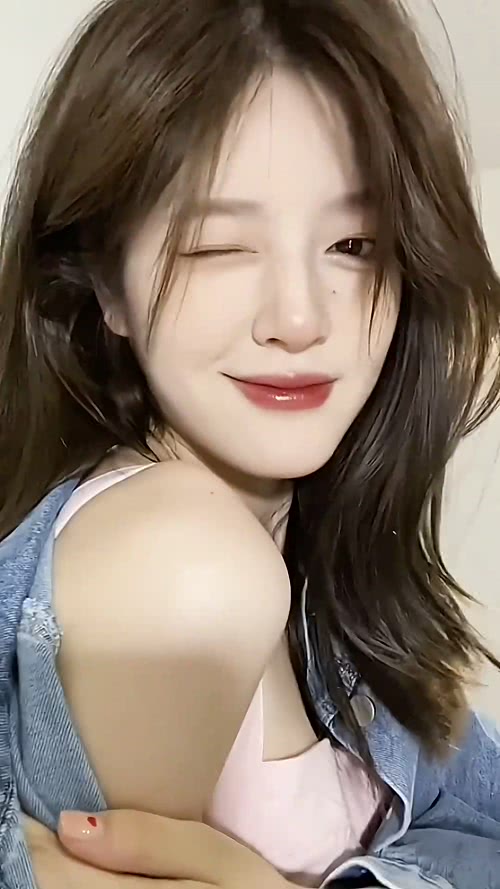 女