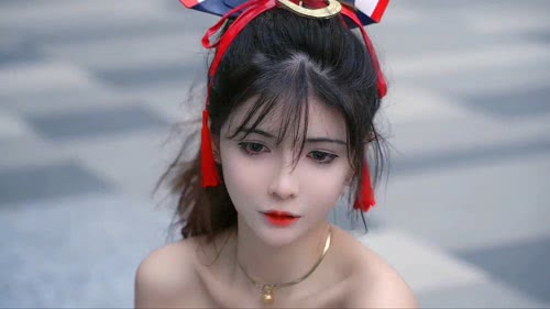 女