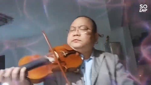 陈涛弹小提琴