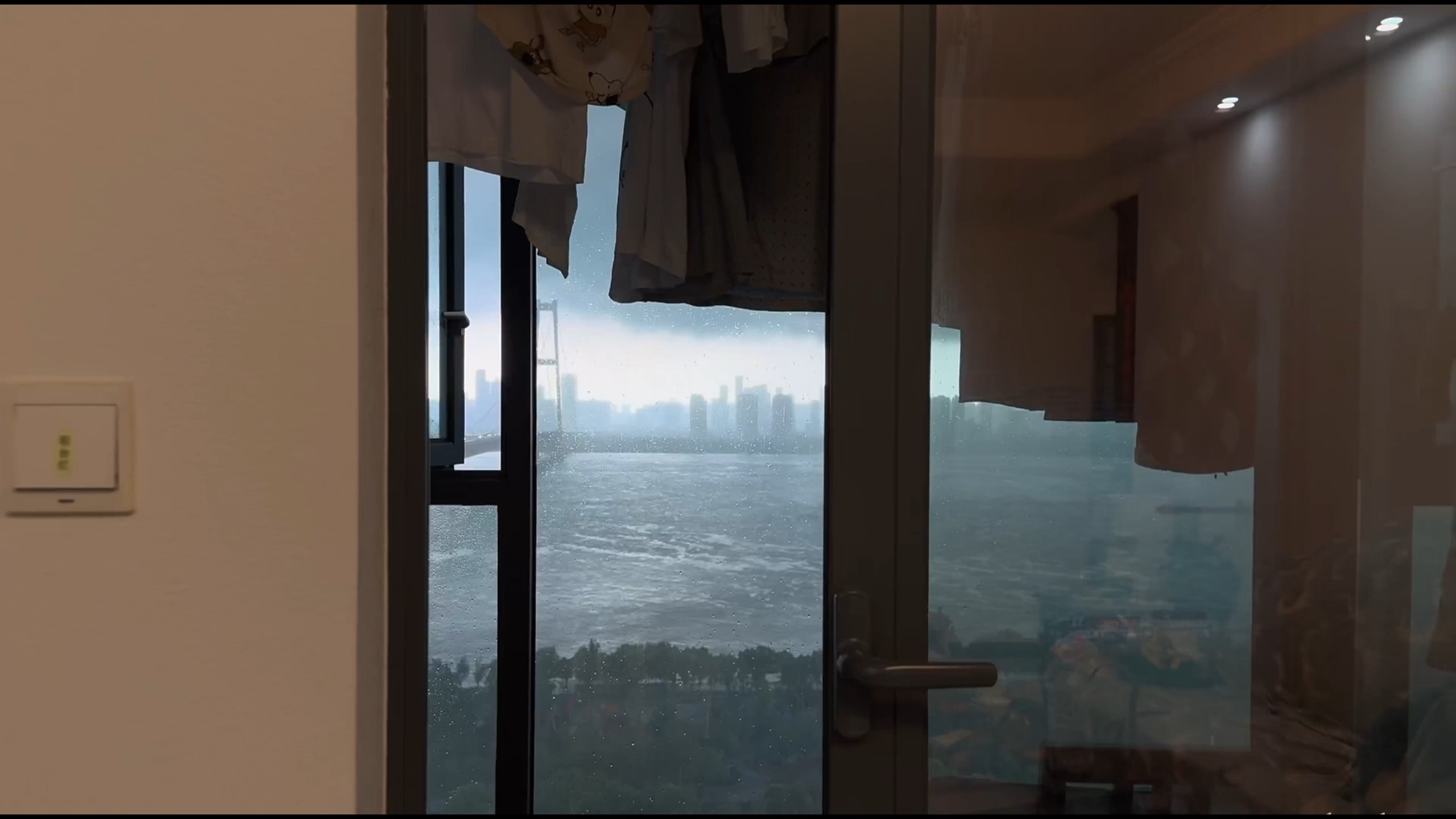 暴雨来临