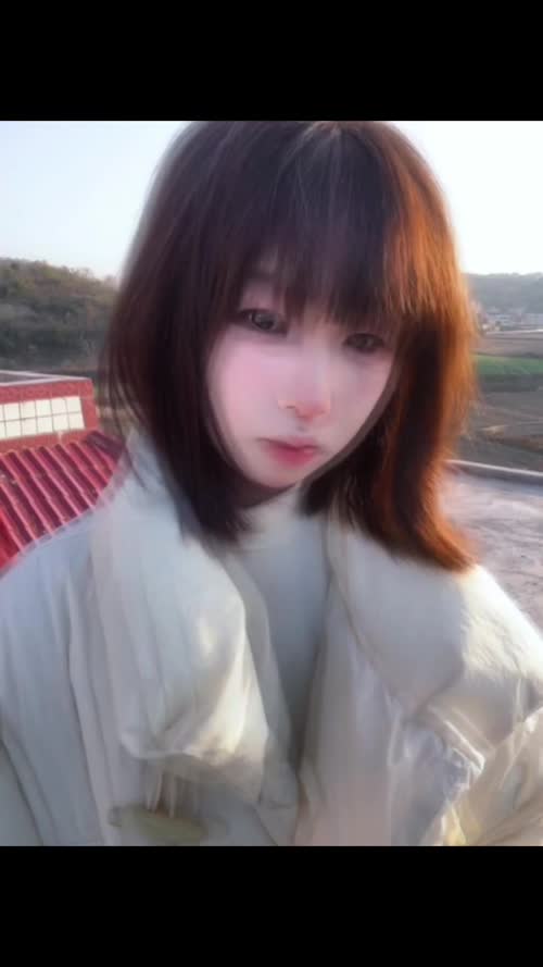 她