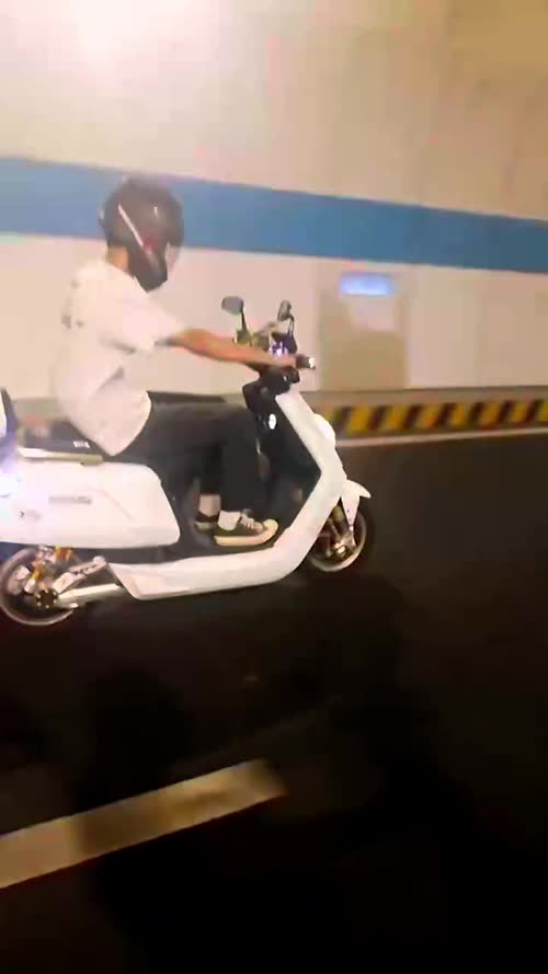小牛奔驰